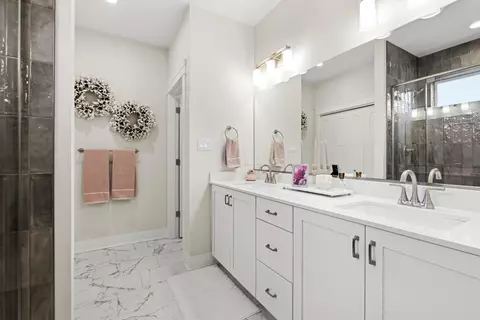 Bath - 1540 Brackenbury Ln, Crown Point, IN 46307 photo 1 of 4