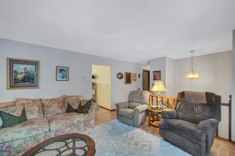 9605 Middlesex Rd, De Motte, IN 46310 photo 5
