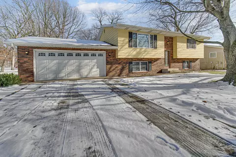 9605 Middlesex Rd, De Motte, IN 46310 photo 2
