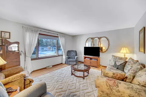 9605 Middlesex Rd, De Motte, IN 46310 photo 4