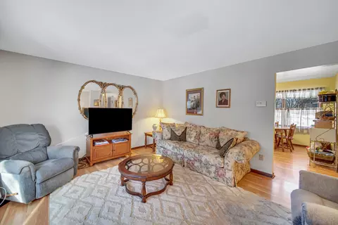 9605 Middlesex Rd, De Motte, IN 46310 photo 6