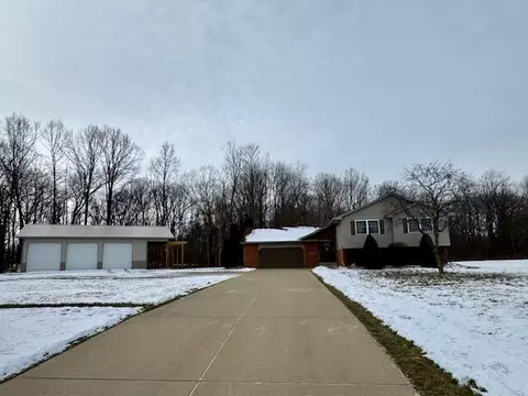 500 Carriage Lane Rd, Westville, IN 46391