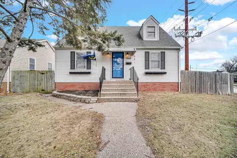 7449 Baring Pkwy, Hammond, IN 46324