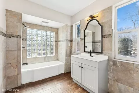 Bath - 141 Morningside Ave, Gary, IN 46408 photo 1 of 2