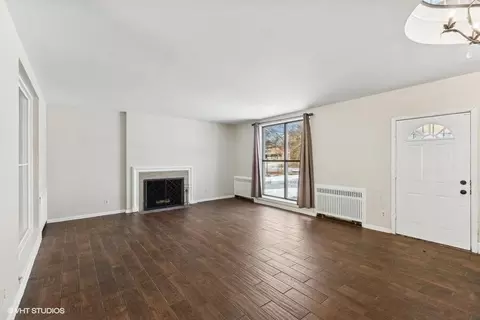 Living - 141 Morningside Ave, Gary, IN 46408 photo 2 of 5