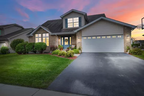 9241 W 103rd St, Saint John, IN 46373
