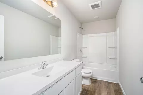 Bath - 31 Karner Blue Ct, Chesterton, IN 46304 photo 3 of 3