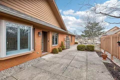 924 Cornwallis Ln, Munster, IN 46321 photo 3