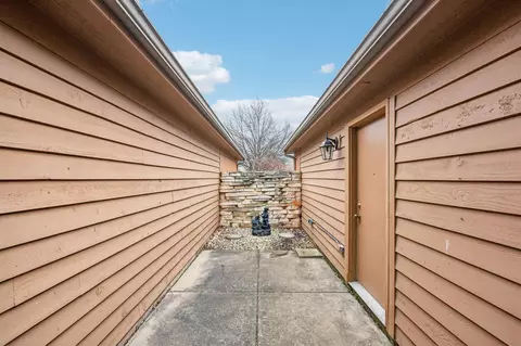 924 Cornwallis Ln, Munster, IN 46321 photo 26