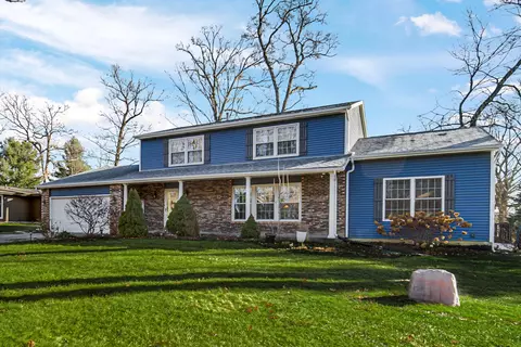 77 Oak Tree Dr, Valparaiso, IN 46383