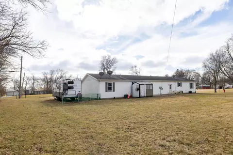 202 E North St, Morocco, IN 47963 photo 6