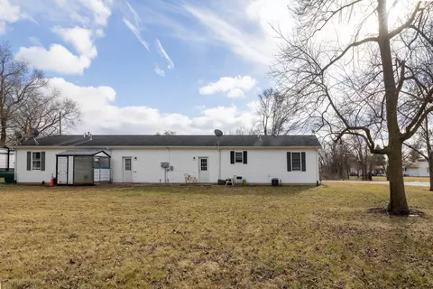 202 E North St, Morocco, IN 47963 photo 7