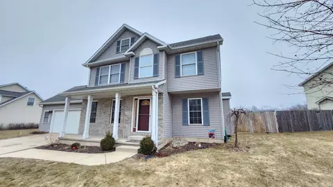 324 Pepper Creek Dr, Valparaiso, IN 46385