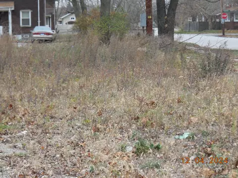 802 Pierce St, Gary, IN 46402 photo 3