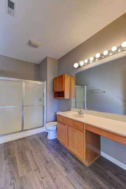 Bath - 974 Flagstone Dr, Dyer, IN 46311 photo 1 of 2