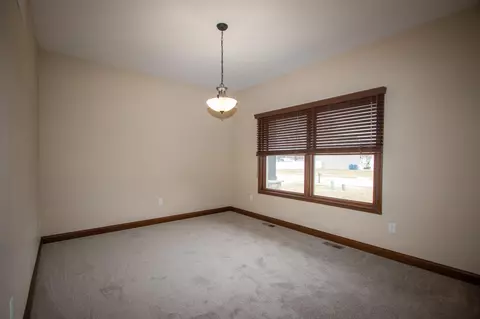 224 Cessna Dr, Burns Harbor, IN 46304 photo 7