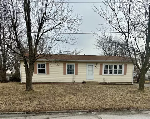 412 Nantucket Rd, Valparaiso, IN 46385