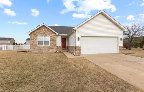 201 Talon Dr, Valparaiso, IN 46385
