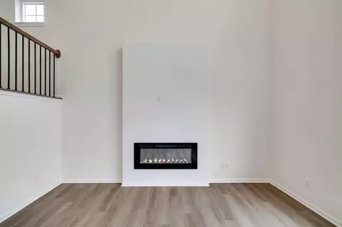 Living - 610 E 131st Pl, Crown Point, IN 46307 photo 3 of 4