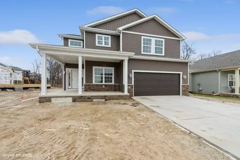 502 Hatch Lake Pkwy, Valparaiso, IN 46385