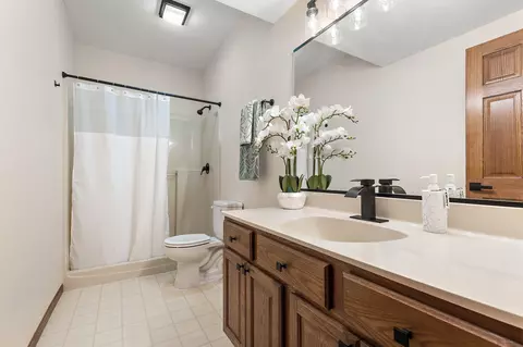 5305 E Chamberlain Ct, De Motte, IN 46310 photo 29
