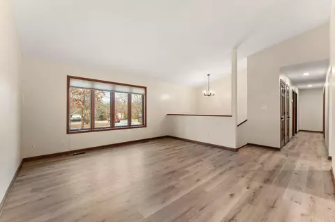 5305 E Chamberlain Ct, De Motte, IN 46310 photo 6