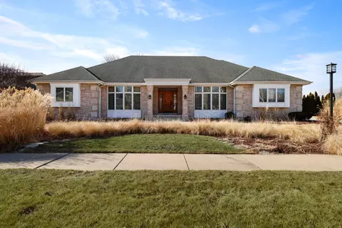 8308 Castle Dr, Munster, IN 46321