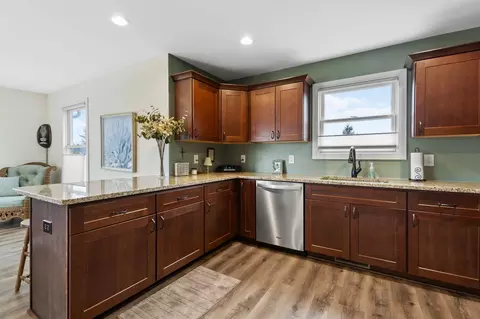 Kitchen - 11281 Waters Edge Dr, Wheatfield, IN 46392 photo 8 of 9