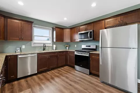 Kitchen - 11281 Waters Edge Dr, Wheatfield, IN 46392 photo 9 of 9