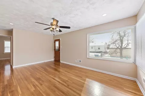 637 Tompkins St, Gary, IN 46406 photo 5