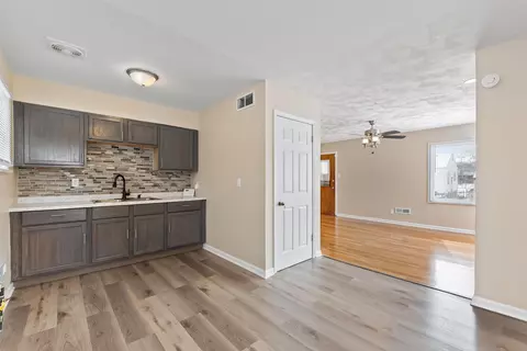 637 Tompkins St, Gary, IN 46406 photo 13