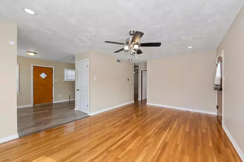 637 Tompkins St, Gary, IN 46406 photo 6