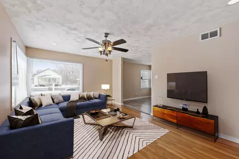 637 Tompkins St, Gary, IN 46406 photo 4
