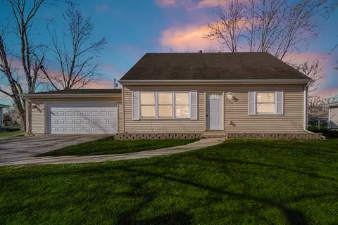 630 Olympia Rd, Valparaiso, IN 46385