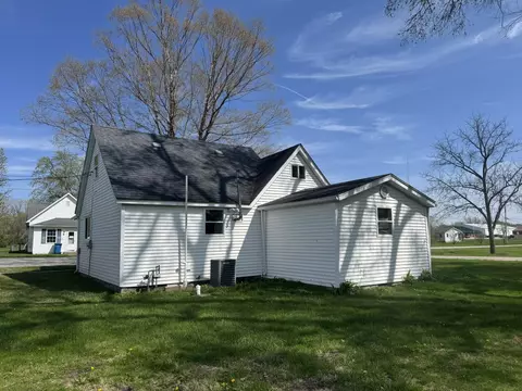 614 E Washington St, Morocco, IN 47963 photo 11