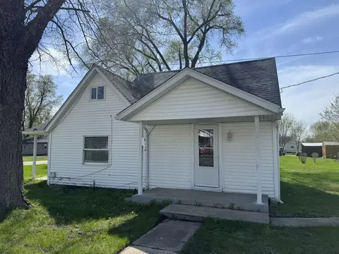 614 E Washington St, Morocco, IN 47963 photo 3