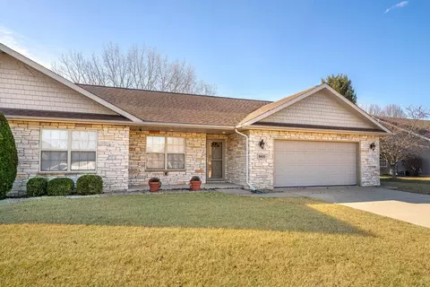 9850 Hart St, Saint John, IN 46373