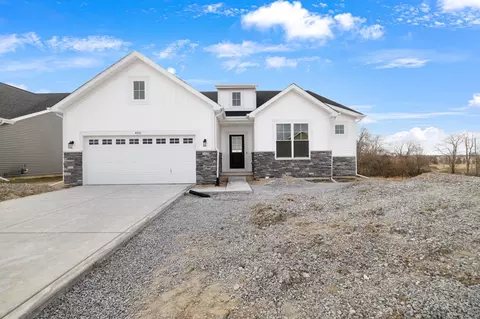 4351 Riverwood Rd, Valparaiso, IN 46385