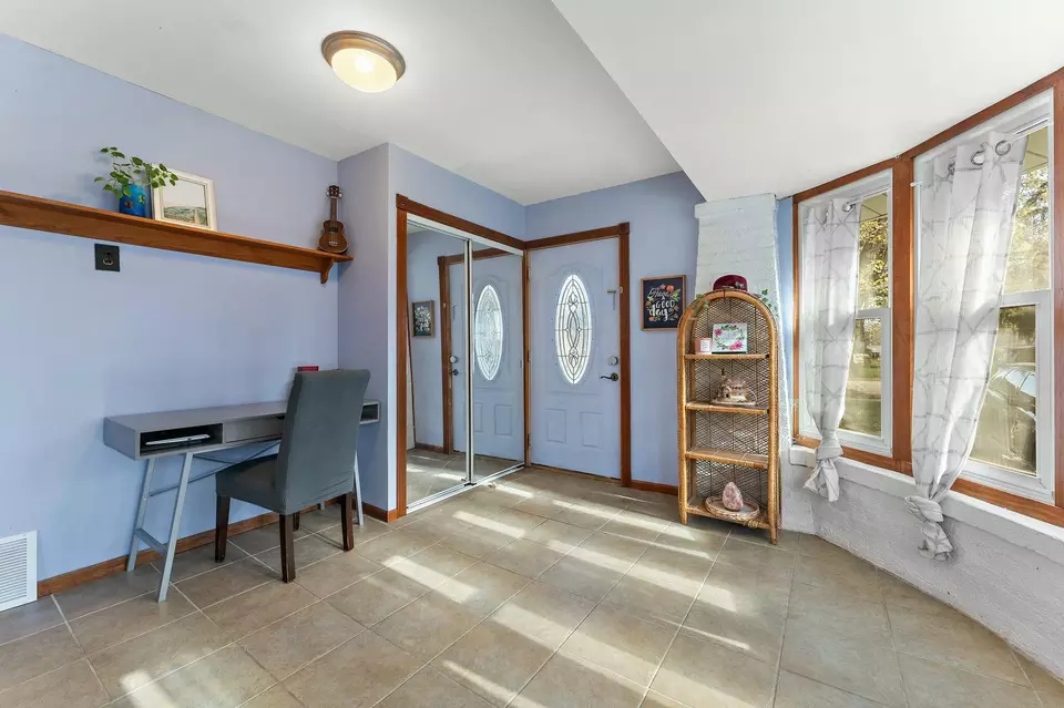 Entry Way - 148 N Kelly St, Hobart, IN 46342 photo 1 of 5