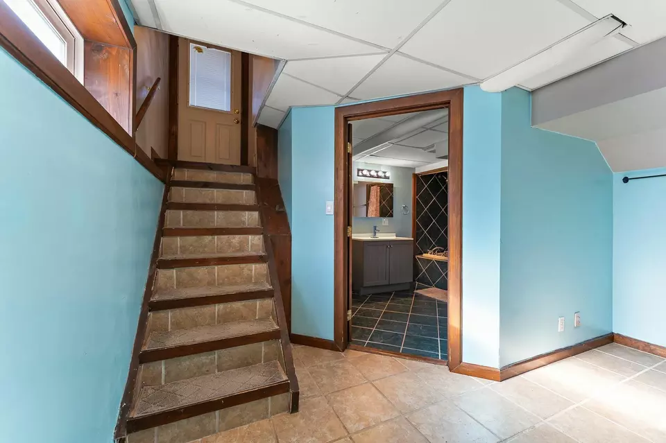 Entry Way - 148 N Kelly St, Hobart, IN 46342 photo 4 of 5