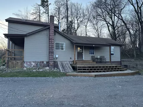 11 E Snyder Rd, Westville, IN 46391