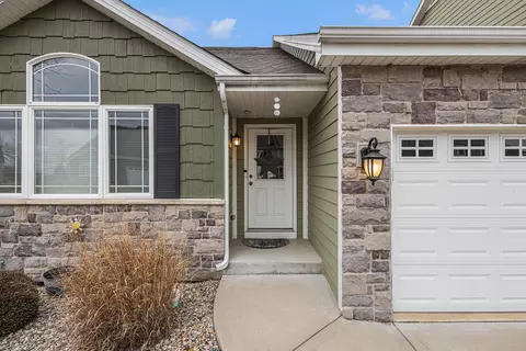 2417 Legend Cir, Chesterton, IN 46304 photo 2