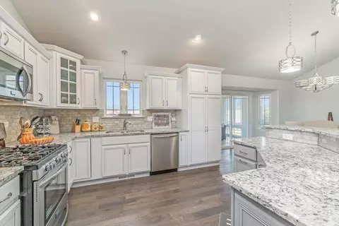 2417 Legend Cir, Chesterton, IN 46304 photo 9