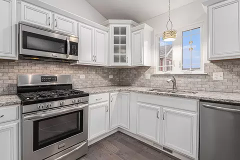 2417 Legend Cir, Chesterton, IN 46304 photo 8