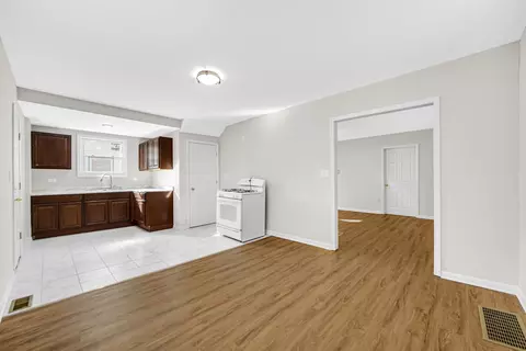 Entry Way - 721 Vermont St, Gary, IN 46402 photo 3 of 3
