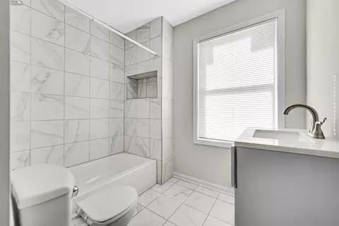 Bath - 721 Vermont St, Gary, IN 46402 photo 1 of 1