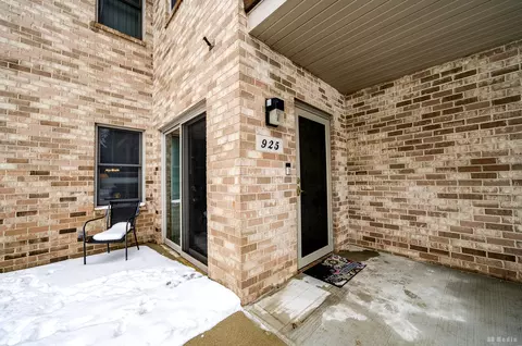 925 Cedar Dr, Crown Point, IN 46307 photo 3