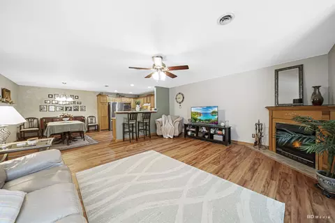 925 Cedar Dr, Crown Point, IN 46307 photo 5