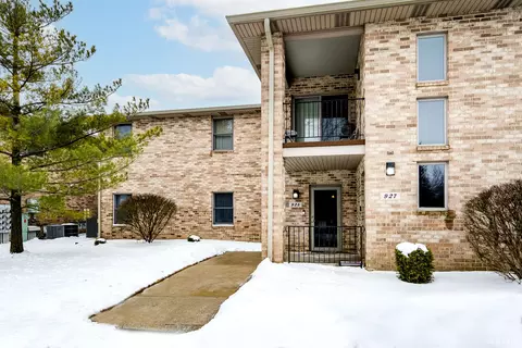 925 Cedar Dr, Crown Point, IN 46307 photo 1