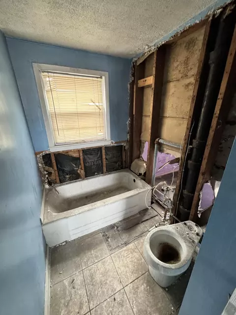 Bath - 2647 Jackson St, Gary, IN 46407 photo 3 of 3
